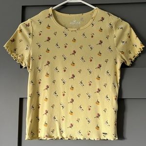 Hollister Must-have lettuce edge floral Tee